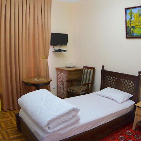Madina-Mehribon Hotel Бухара Екстериор снимка